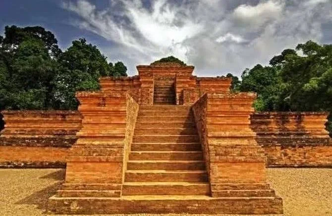 Relief Candi Majapahit