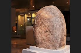 Foto 1 Kerajaan Tarumanagara - Prasasti Tugu