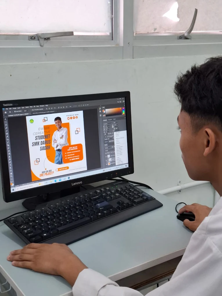 Laboratorium Komputer SMK Darus Saadah