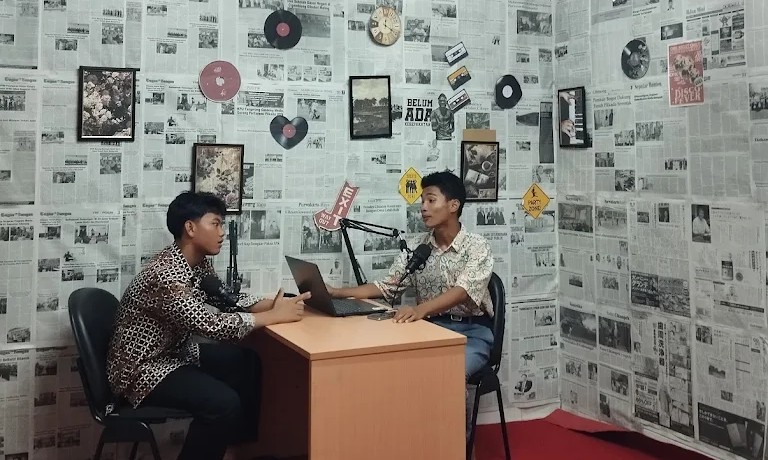 Ruang Eskul Podcast SMK Darus Saadah